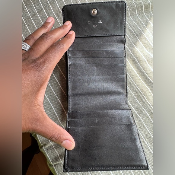 CHANEL‎ Black Quilted Leather Wallet - Picture 8 of 11